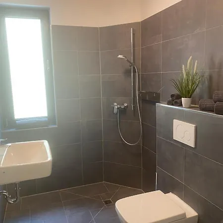 - Art - 2 Schlafzimmer, Voll Ausgestattete Kueche, Modernes Badezimmer, Schnelles Wlan דירה