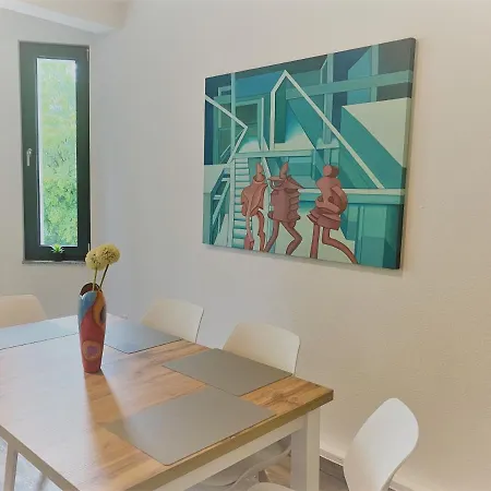 דירה - Art - 2 Schlafzimmer, Voll Ausgestattete Kueche, Modernes Badezimmer, Schnelles Wlan *